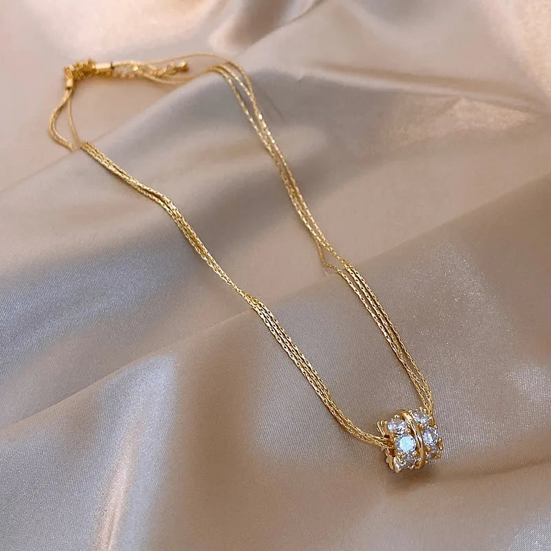 2024 Collana con pendente a cerchio in zircone con catena color oro multistrato di nuovo design per accessori di gioielli di lusso da donna per la festa nuziale