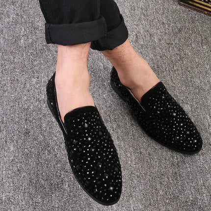 Scarpe eleganti da uomo Mocassini neri a punta di lusso Scarpe con paillettes in metallo denim Scarpe da sposa per feste da uomo di alta qualità Novità