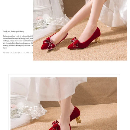 Moda di lusso Rivetto Fibbia Cintura Appartamenti Mocassino slip-on da donna Scarpe a punta Scarpe da balletto Mocassini da donna da ufficio 2025