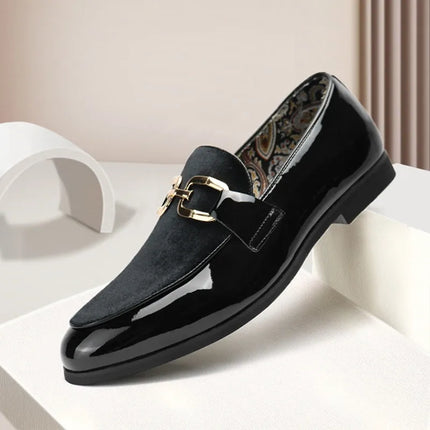Scarpe in pelle da uomo alla moda Mocassini da sposa per feste Mocassini con bottoni in metallo Uomo Slip-on Comodo da guida Popolare Club Flats