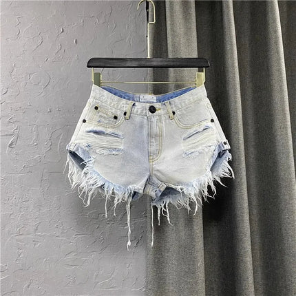 Nuovi Shorts Estivi da Donna 2026 in Denim Bianco, Stile A-Line Strappato a Gamba Larga, Hot Pants Casual alla Moda Streetwear per Ragazze