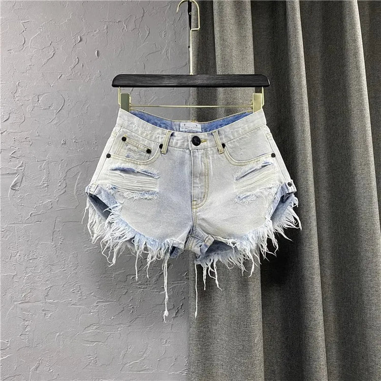 Nuovi Shorts Estivi da Donna 2026 in Denim Bianco, Stile A-Line Strappato a Gamba Larga, Hot Pants Casual alla Moda Streetwear per Ragazze