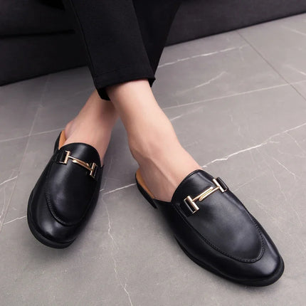 Mezze pantofole da uomo di moda 2022 Scarpe da uomo in pelle di alta qualità Muli classici Mezze scarpe antiscivolo Uomo Estate Mocassini bianchi