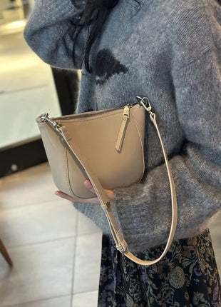 Nuova borsa in vera pelle, versatile borsa a tracolla piccola in pelle di vacchetta di alta qualità per donna