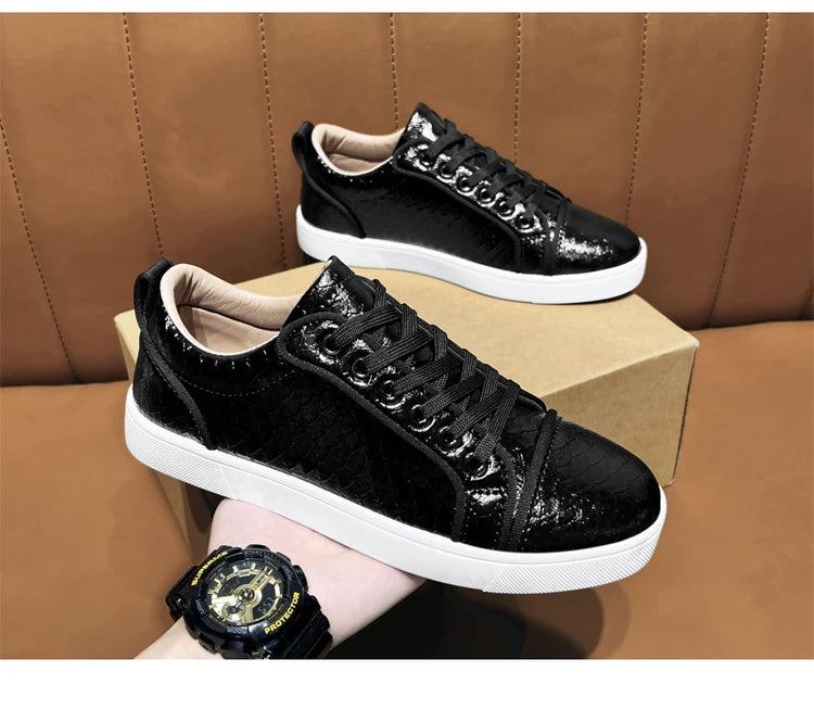 2026 Spring New Shoes for Men Leather Casual Shoes Fashion Pattern Flat Skateboard Shoes Street Cool Lace-up Sneaker