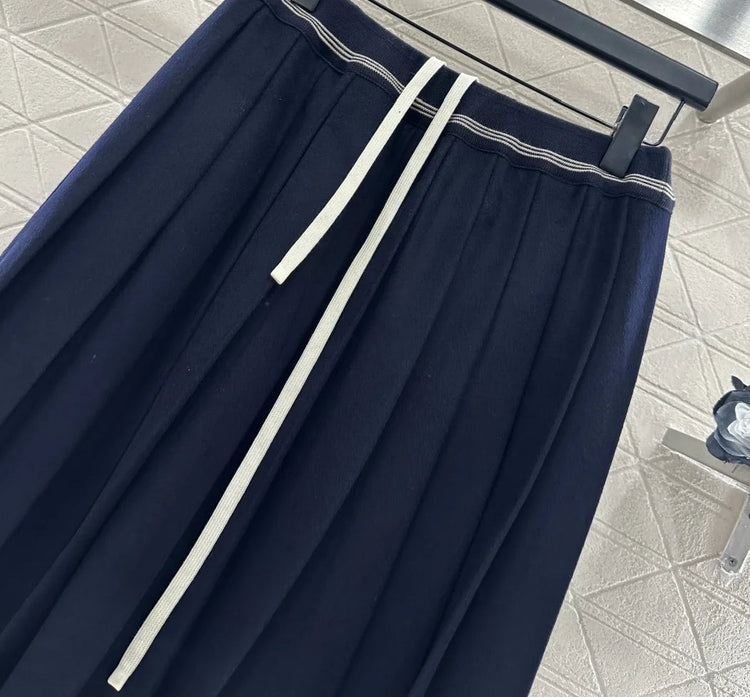 Early spring new elegant and fashionable mid length wool pleated high waisted A-line half skirt women's clothing PlatiNum