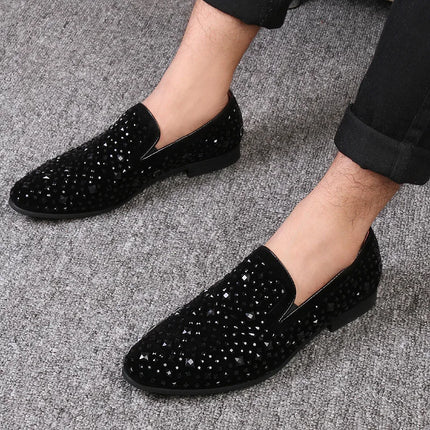 Scarpe eleganti da uomo Mocassini neri a punta di lusso Scarpe con paillettes in metallo denim Scarpe da sposa per feste da uomo di alta qualità Novità