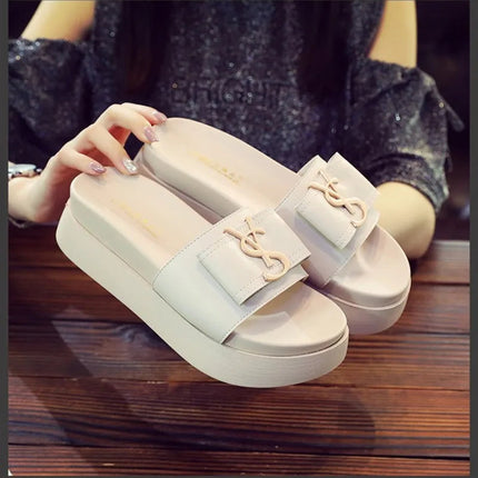 2025 Summer New Women's Fashion Letter Designer Sandals Casual Thick Bottom Round Toe Leather Beach Shoes Женские Сандалии PlatiNum