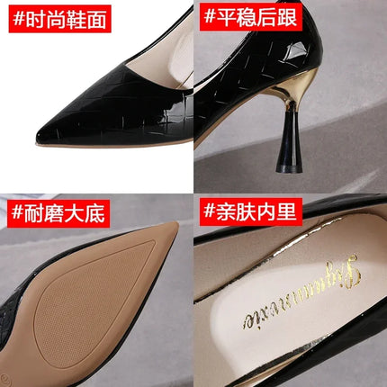 Scarpe Donna 2024 Tendenza Nuova Estate Tacchi rossi Donna elegante Décolleté con tacco nero e punta a punta Abito in pelle Scarpe da donna bianche