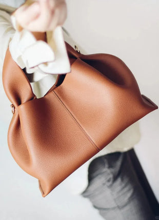Borsa a Tracolla di Lusso da Donna Designer Autunno/Inverno 2025 – Con Motivo Lychee e Dettaglio a Nuvola sulle Spalle