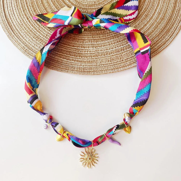 Collana bandana morbida con ciondolo a forma di fiore a forma di cuore placcato in oro per gioielli impilabili da donna e ragazza PlatiNum