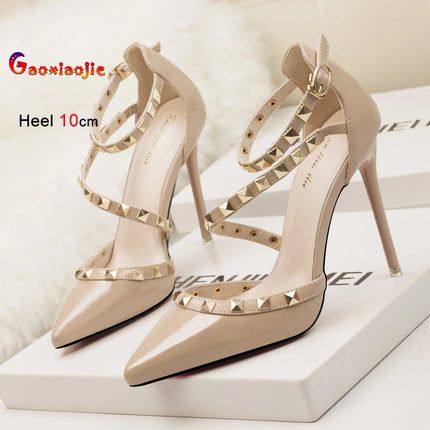 Scarpe tacco alto da donna estive in Europa e America Moda punta a punta bocca superficiale rivetto scava fuori sandali a spillo da discoteca platinumshop
