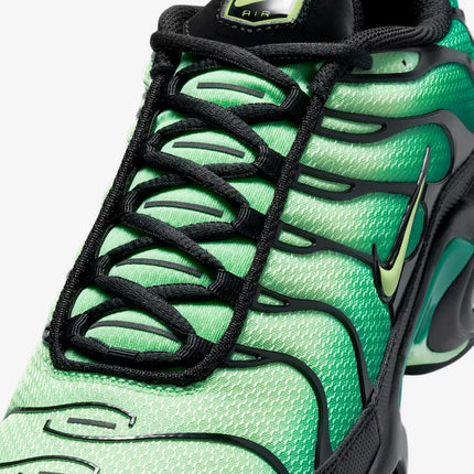 Scarpe da corsa basse da uomo Nike Air Max plus, comode, resistenti, con assorbimento degli urti, stile versatile DM0032-019