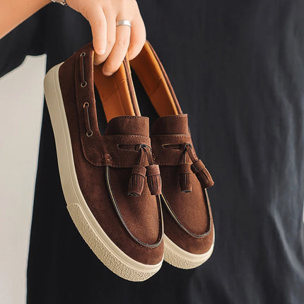 Mocassini fatti a mano in pelle scamosciata per il tempo libero Passeggiata Scarpe casual maschili Nuovo design Casual Slip on Flats Scarpe da guida versatili Mocassini