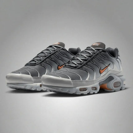 Scarpe da ginnastica Nike Air Max Plus DM0032-037 da uomo, con cuscino d'aria, ad alto rimbalzo, resistenti, per sport all'aria aperta