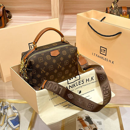 Women's handbag 2025 new autumn and winter designer shoulder crossbody bag, fashionable and high-end pillow bag PlatiNum