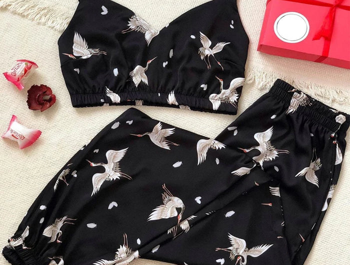 Pigiama da donna in raso di seta Set scollo a v senza maniche Top Sleepwear indumenti da notte pigiama con stampa lavanda Sexy abbigliamento per la casa abbigliamento da casa