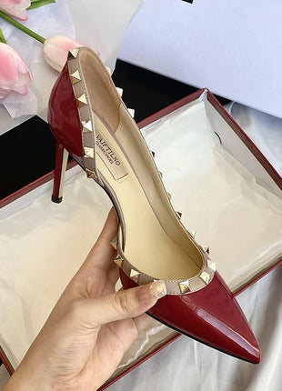scarpe da donna di marca di lusso Sandali da donna Rivetti estivi Tacchi alti Lato vuoto Scarpe da donna da ballo in pelle moda femminile da donna