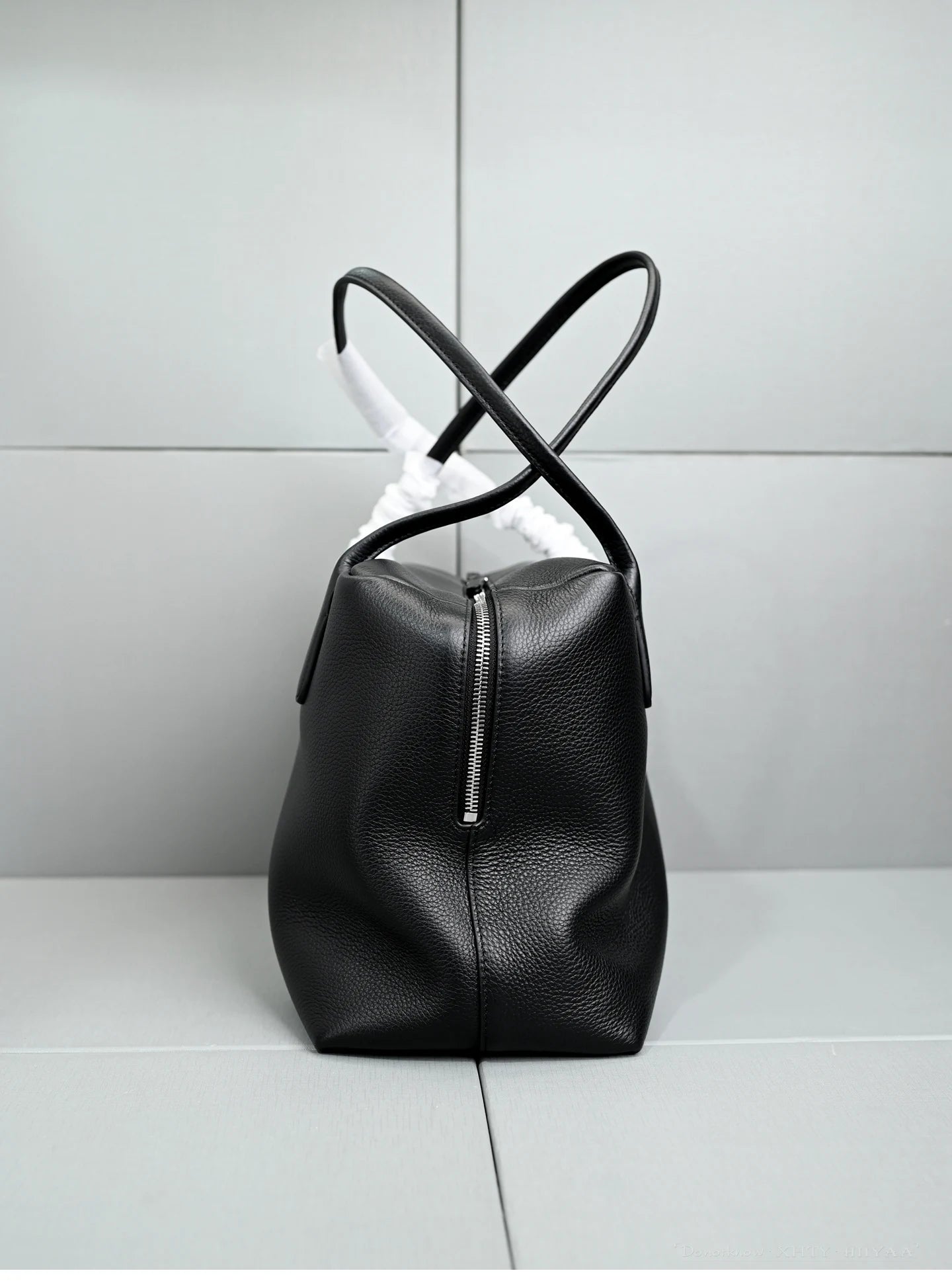 XHTY Genuine Leather Shoulder Bag Underarm Bag Women Soft Large Capacity Bowling Bag Simple Fashion Top Layer Cowhide New Model