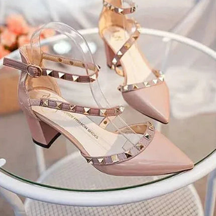 Rivetto Punta a punta Scarpe da donna sexy bianche Estate 2025 Sandali con fibbie per donna Tacchi alti Festa Matrimoni Calzature Tacco spesso H platinumshop
