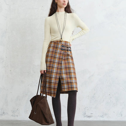 FSLE Vintage College-Inspired Asymmetrical Slit Skirt for Women Winter 2025 New Arrival Versatile Slim-Fit Design Plaid Skirts PlatiNum