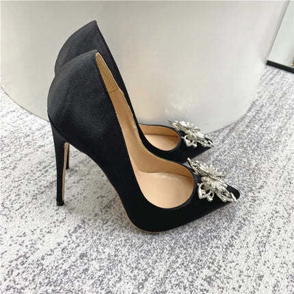 Scarpe da donna in raso Primavera Autunno Decorazione farfalla con strass Tacchi alti eleganti 8CM 10CM 12CM Décolleté da banchetto a punta moda