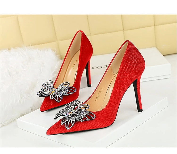 Tacchi sottili in pelle scamosciata stile europeo americano di lusso leggero ed elegante per banchetti Scarpe da donna con grandi fiocchi alla moda con tacchi altissimi