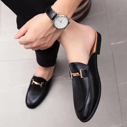 Mezze pantofole da uomo di moda 2022 Scarpe da uomo in pelle di alta qualità Muli classici Mezze scarpe antiscivolo Uomo Estate Mocassini bianchi