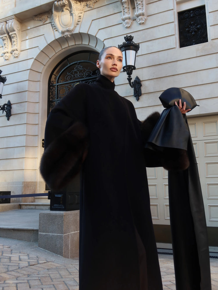 Lady Long Wool Blend Coat Stand Collar Faux Fur Cuffs Belted Waist Loose Oversized Maxi Wrap Outerwear Elegant Winter Overcoat