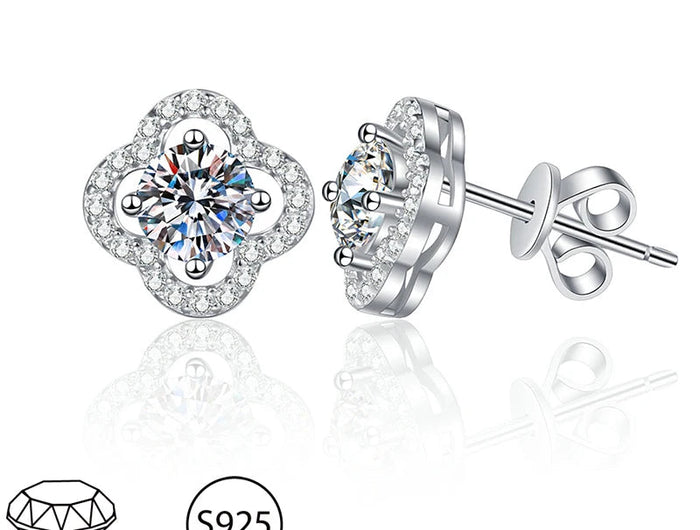 925 Sterling Silver 0.5 Carat x 2 Four-Leaf Moissanite Stud Earrings - Classic and Simple Style, Perfect for Parties PlatiNum