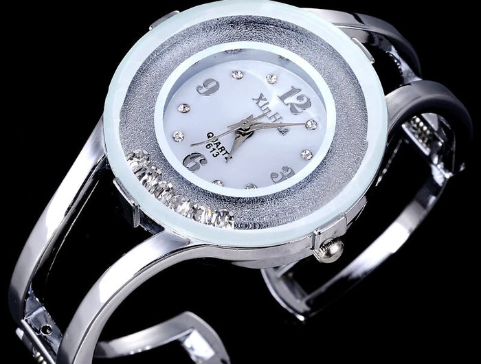 Orologi da donna Bracciale Relogio Feminino Orologio da polso al quarzo moda Orologio da polso da donna in acciaio inossidabile con cristallo Bayan Kol Sat platinumshop