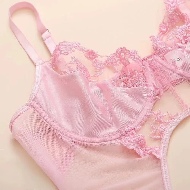 Sexy Fancy Lingerie Set Women Applique Split Underwear Beautiful Exotic Set Lace Intimate with Chain Pink Sexy Bra and Panty Set