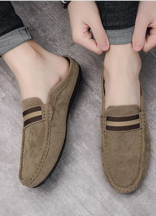 Muli da uomo scarpe Casual in pelle scamosciata leggera nuovi uomini pigro per il tempo libero mezze pantofole traspiranti Slip on scarpe da passeggio mocassino