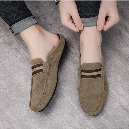 Muli da uomo scarpe Casual in pelle scamosciata leggera nuovi uomini pigro per il tempo libero mezze pantofole traspiranti Slip on scarpe da passeggio mocassino