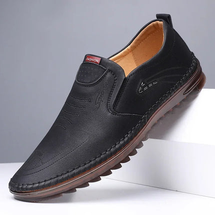Scarpe da uomo di alta qualità Calzature in pelle fatte a mano Scarpe da lavoro casual da uomo Scarpe da ginnastica da viaggio con suola morbida per esterni Mocassini di marca