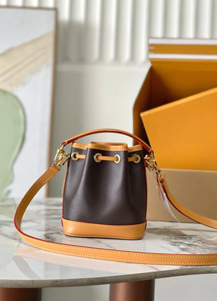 Borsa da giorno universale in ecopelle con cuciture discrete, borsa a mano da donna, borsa a tracolla, accessorio versatile per lo shopping al centro commerciale, passeggiate nel centro città e il tempo libero.