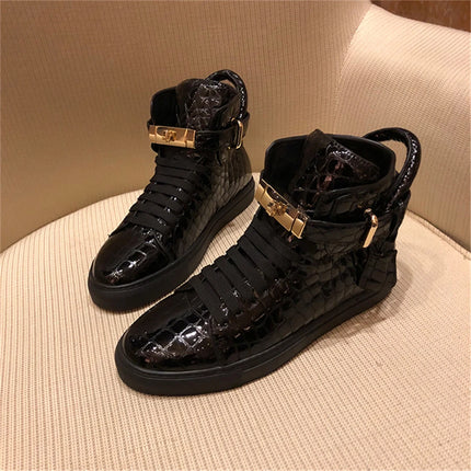 Men Red Crocodile Pattern High Top Sneakers Glossy Patent Leather Metal Buckle Lace-up Casual Shoes Streetwear Male Footwear
