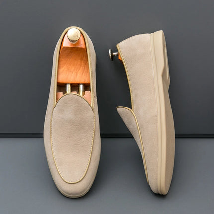 Mocassini da uomo in pelle scamosciata di alta qualità autunnali Scarpe casual piatte semplici Scarpe da sposa per feste Mocasin da esterno in pelle nabuk di marca di lusso