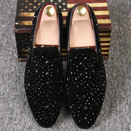 Scarpe eleganti da uomo Mocassini neri a punta di lusso Scarpe con paillettes in metallo denim Scarpe da sposa per feste da uomo di alta qualità Novità