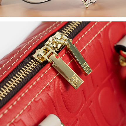 CH Autumn/Winter Christmas Fashion PU Material Lock Lock Design Women's Crossbody Bag 2025 Designer New Handbag Trendy Brand PlatiNum
