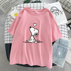 Nuova T-shirt 2026 Snoopy Cartoon Anime da Donna, Maglietta Estiva a Maniche Corte in Cotone Bianco, Top Moda per Coppie