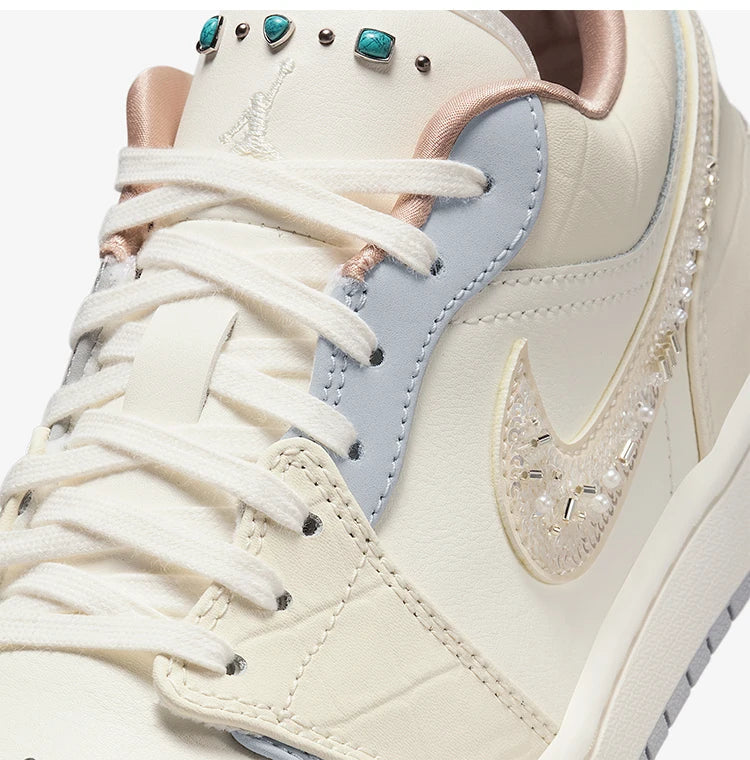 Scarpe sportive durevoli Nike Air Jordan 1 Low originali da donna IH7323-100 platinumshop