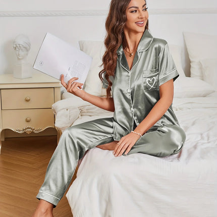 Pigiama in raso con ricamo a cuore, casual, manica corta, bottoni, colletto con risvolto, top e pantaloni, indumenti da notte da donna