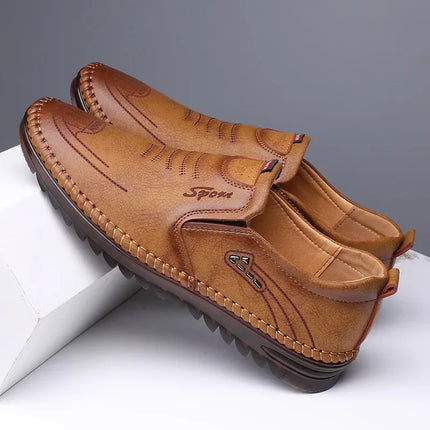 Scarpe da uomo di alta qualità Calzature in pelle fatte a mano Scarpe da lavoro casual da uomo Scarpe da ginnastica da viaggio con suola morbida per esterni Mocassini di marca