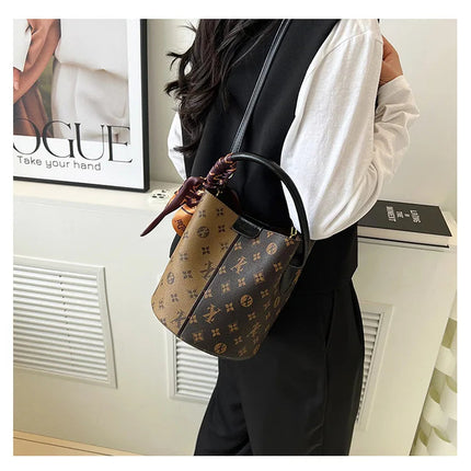 Advanced fashion bag for women 2025 new casual women's bag, large capacity bucket bag, shoulder bag, diagonal cross bag PlatiNum