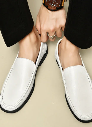 Calzature da uomo in pelle Slip on Office Man Scarpe formali Festa di nozze Scarpe eleganti da uomo Breath Driving Mocassini pigri Mocassini
