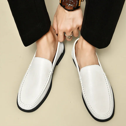 Calzature da uomo in pelle Slip on Office Man Scarpe formali Festa di nozze Scarpe eleganti da uomo Breath Driving Mocassini pigri Mocassini