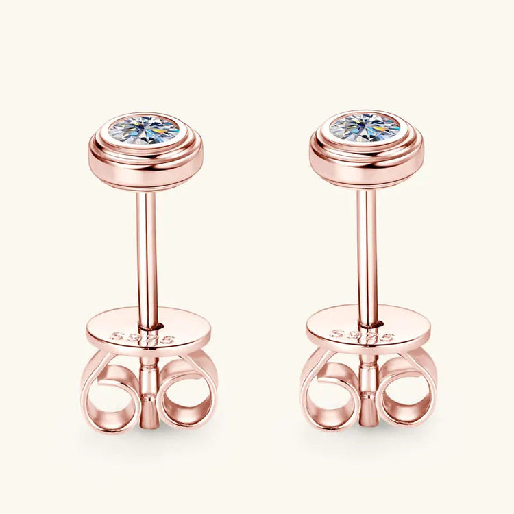 IOGOU D0.10CT Moissanite Diamond Round Stud Earrings 925 Sterling Silver Original Fine Jewelry for Women Girls Anniversary Gifts PlatiNum