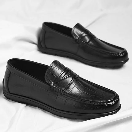 Scarpe da uomo in pelle, stile britannico casual e alla moda, un passo sui mocassini pigri