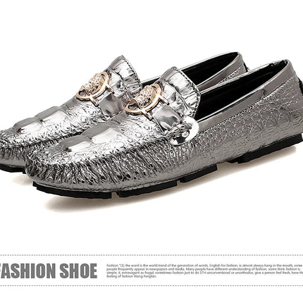 Scarpe da uomo slip-on modello coccodrillo 2025 Primavera ed estate Moda britannica alla moda in pelle lucida lucida pigra casual Beanie scarpe fatte a mano